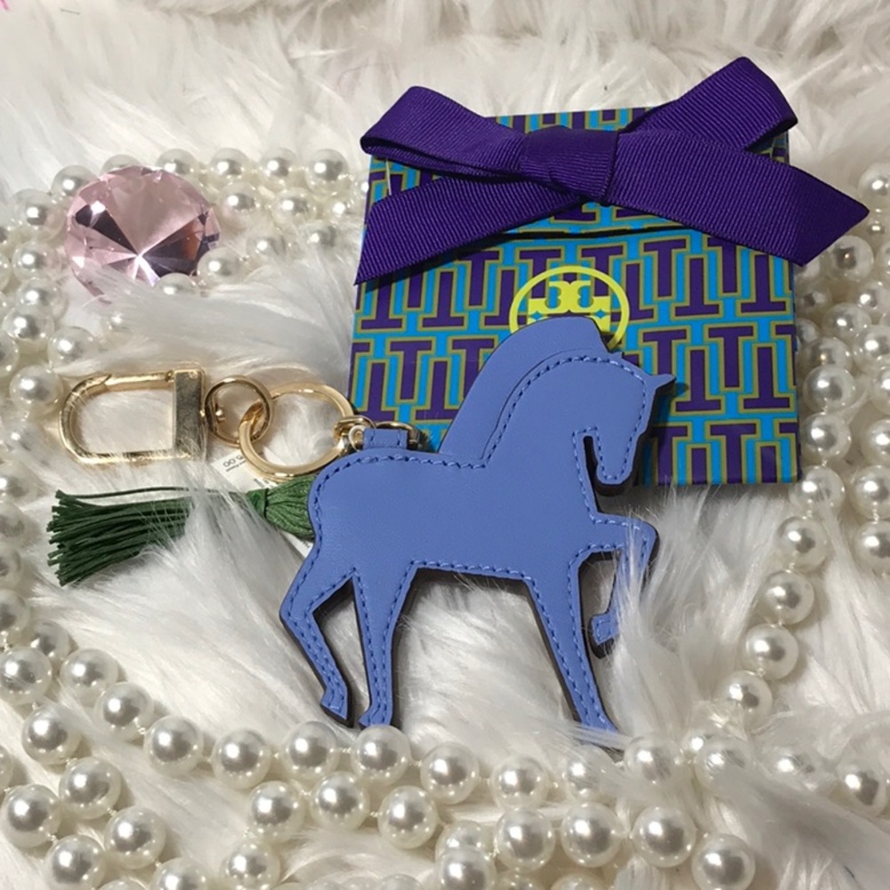 Gift! Authentic Tory Burch striped horse keychain - Picture 3 of 6